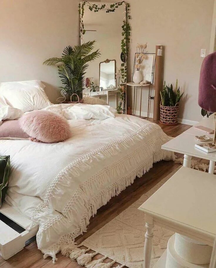 Идеи интерьера спальни своими руками Pin by iam_klaudia on ( INTERIOR ) Bedroom decor, Home decor bedroom, Interior d
