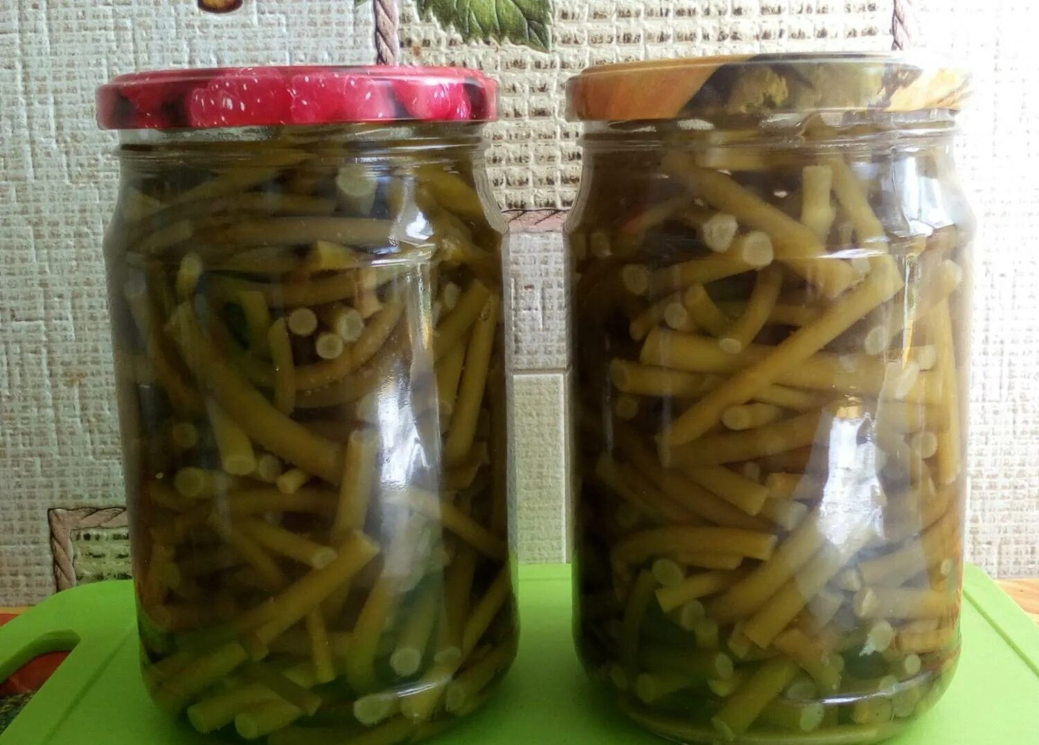 Маринованная стручковая фасоль. Маринованные стрелки чеснока на зиму. Маринованные стручки чеснока рецепт приготовления на зиму. Маринованные чесночные стрелки рецепт. Маринованные стручки чеснока рецепт приготовления на зиму.