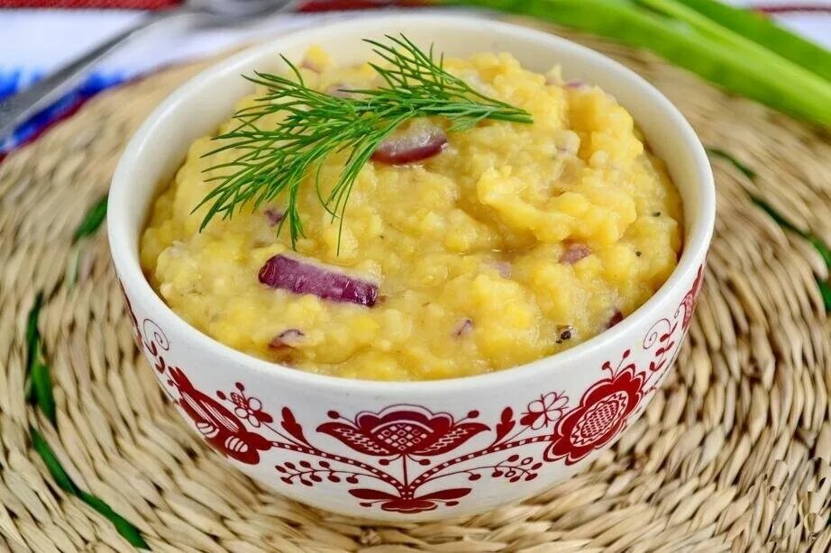 Гороховая каша. Гороховая каша с тушенкой. Гороховая каша в мультиварке. Гороховая каша с мясом.