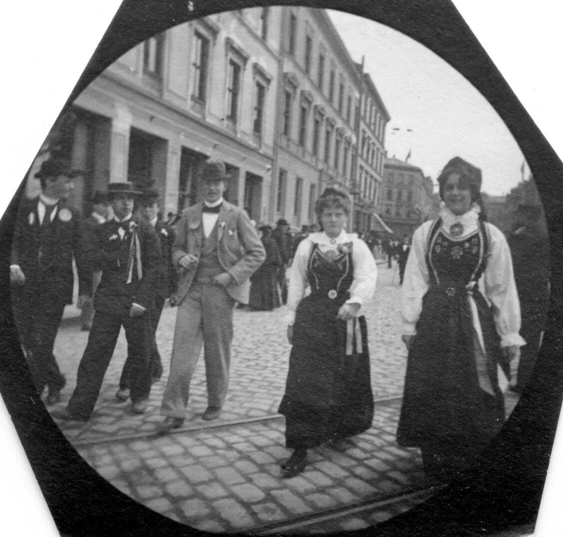 Первые фотографии сообщение. Осло в 19 веке. Первые фотографии 19 века. Первая фотография в XIX веке. Первые фото 19 века.