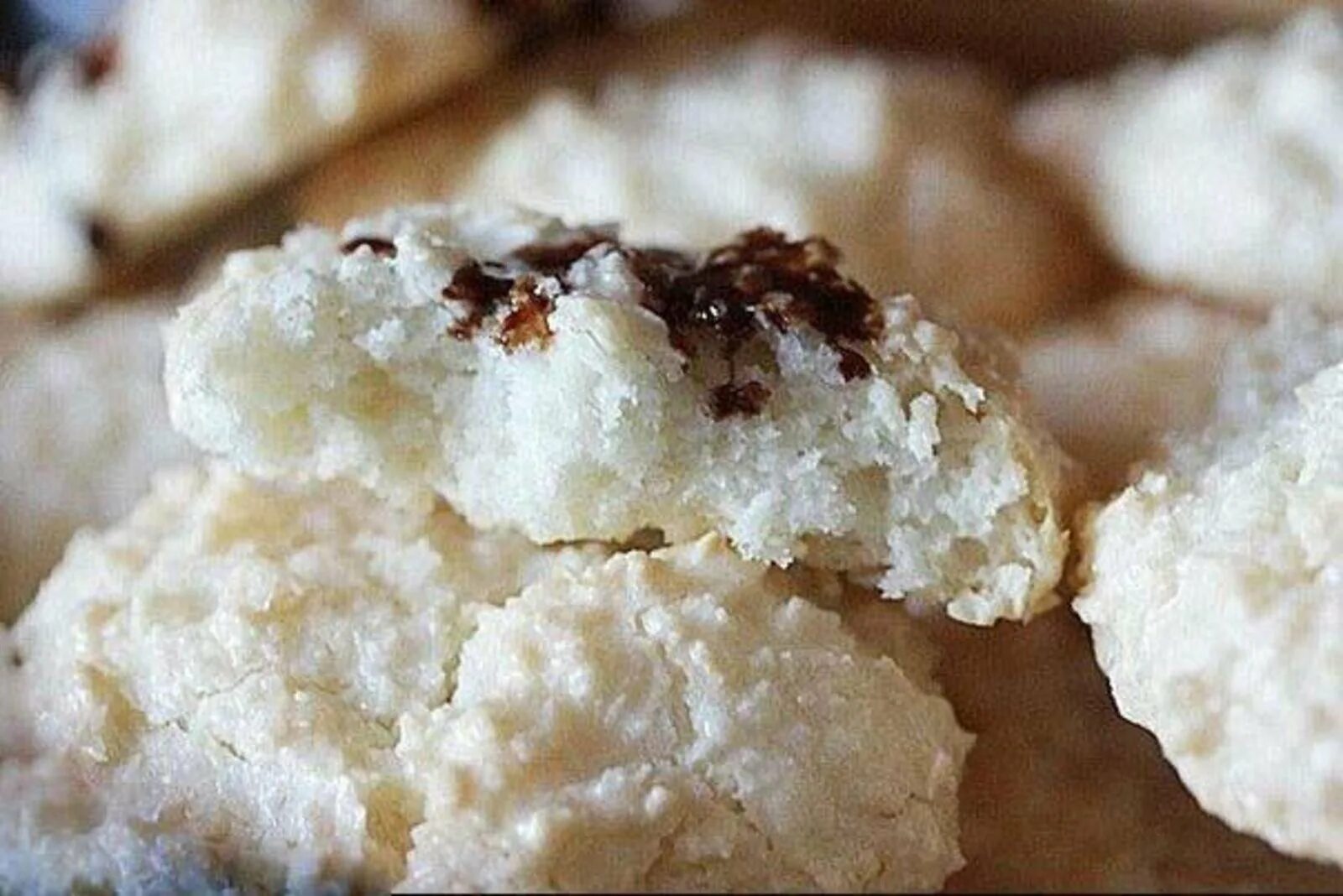 Мучная халва азербайджанская. Мучная халва дагестанская. Мучная халва дагестанская. Десерты без сахара и муки. Халва бурфи.