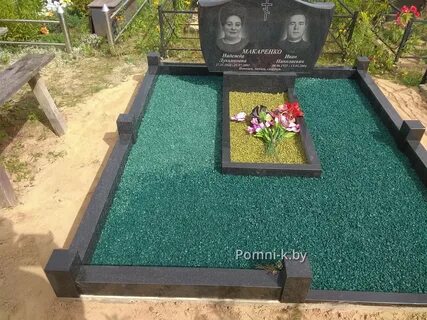 Щебень на кладбище