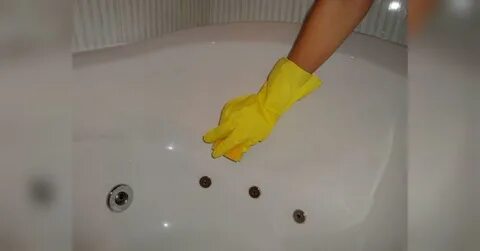 Чем оттереть ванну от клея
