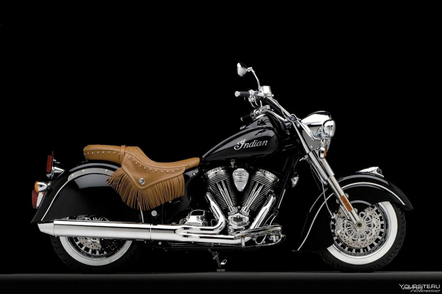 Байк марка. Индиан Чиф мотоцикл. Американский мотоцикл марки Индиан. Indian Chief 1600. Чоппер indian 1200.