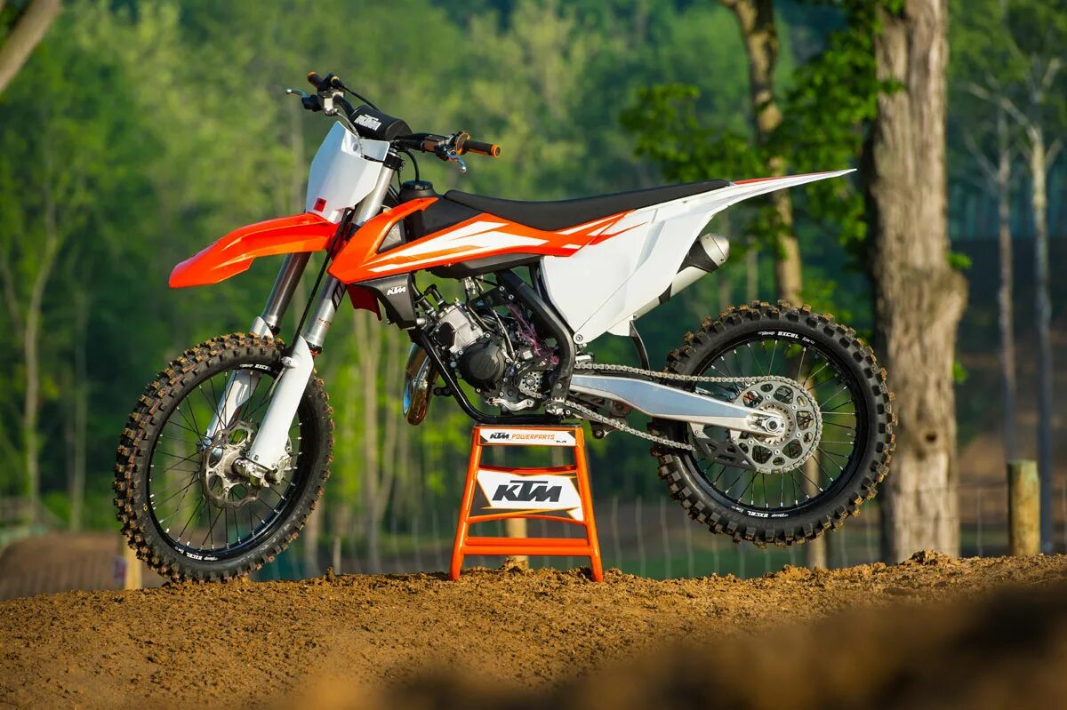 Кроссовые байки. Кроссовый мотоцикл КТМ 125. КТМ 125 SX 2022. KTM SX 125 2023. Питбайк КТМ 125.