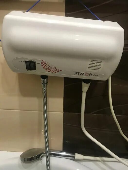 Atmor basic 5 квт. Водонагреватель проточный atmor basic 3.5. проточный водонагреватель atmor basic. атмор базик 5000 проточный водонагреватель.