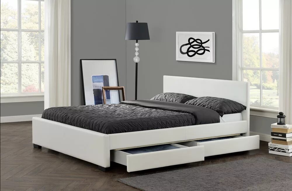 Кровать из дерева двуспальная. Кровать белая прованс 180х200. Кровать бейли с ящиками 160х200. Кровать на ножках с ящиками для хранения. Спальня с деревянной кроватью.