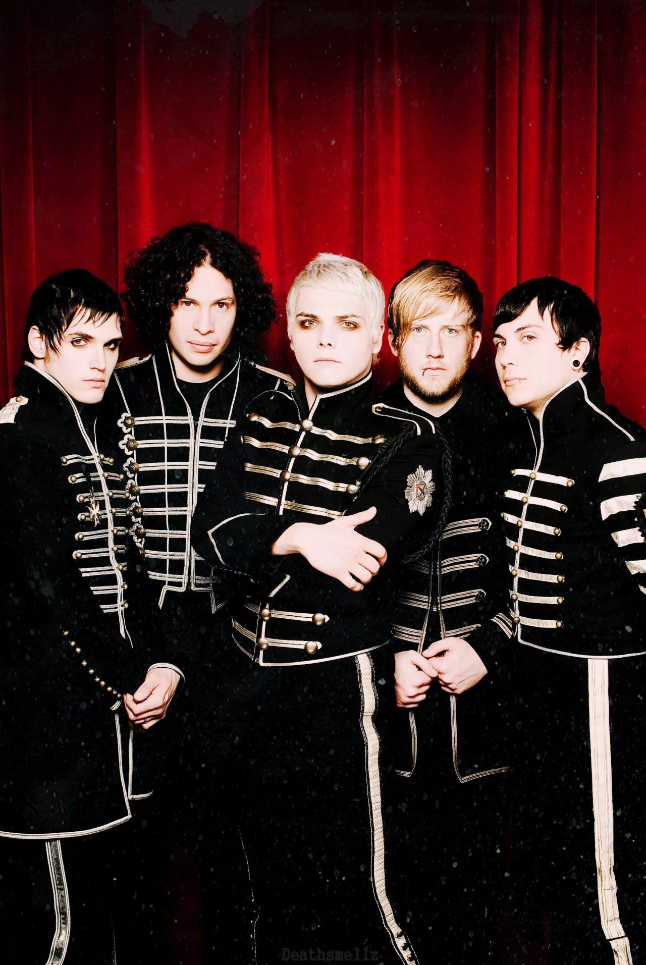 My Chemical Romance. MCR группа. My Chemical Romance 2001. Группа май Кемикал романс. My chemical romance слушать