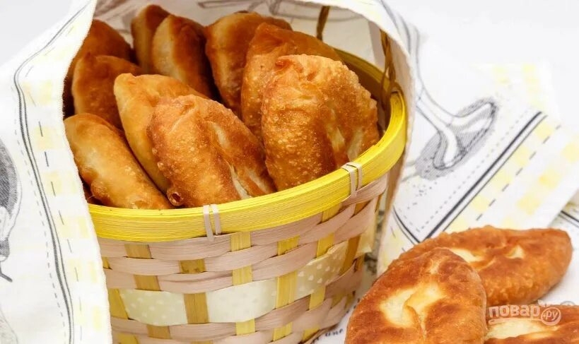 Легкие быстрые пирожки. Выпечка пирожки. жареные пироги. пирожки фото. пирожки жареные.