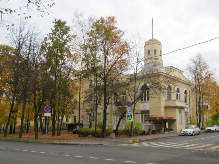 Особняк василия гудовича царское село. Парковая улица спб. Парковая улица спб. Сквер гагарина и типанова. Дом комстадиуса пушкин.