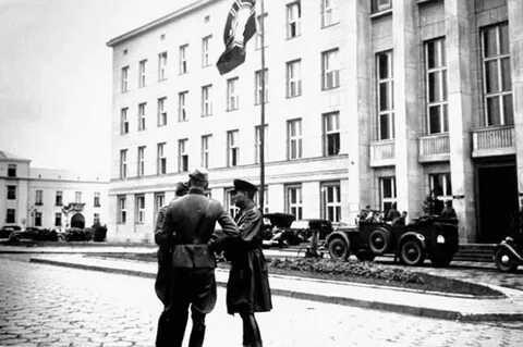 В 1939 году в доме