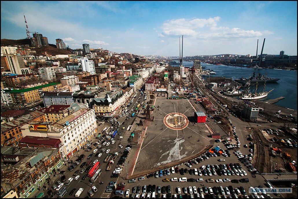 Город владивосток знаешь. Центральная площадь Владивостока. Владивосток площадь центр. Центральная площадь Владивосток сверху. Владивосток центр города вид сверху.