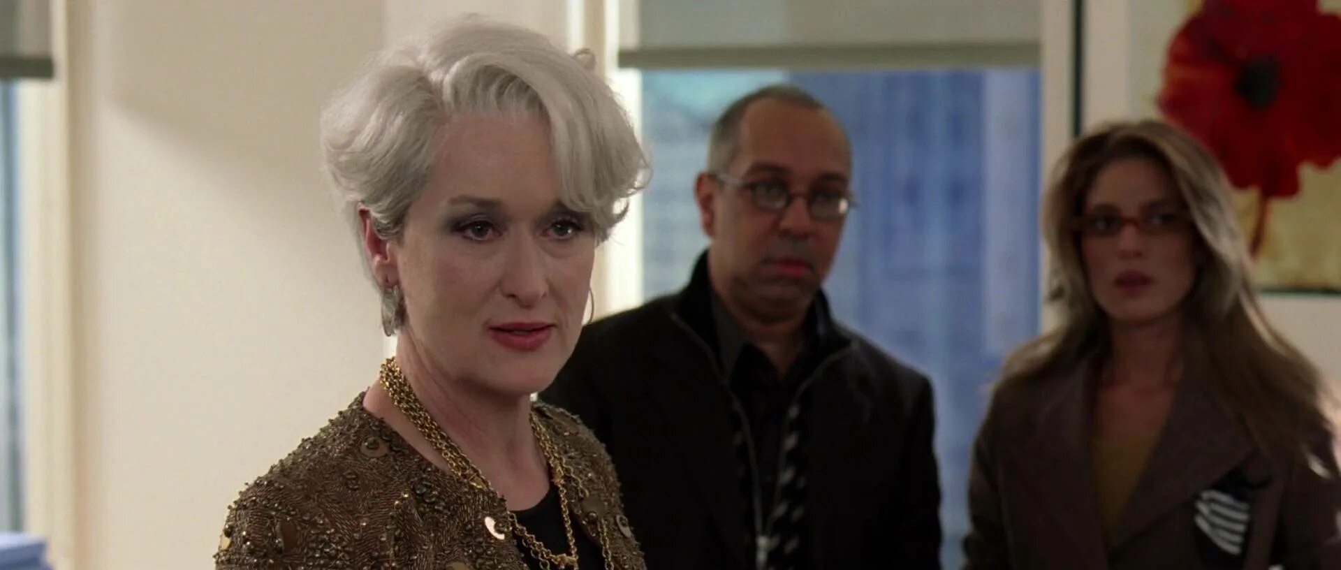 Devil wears prada subtitle. Энн хэтэуэй the devil wears prada. андреа сакс. мерил стрип дьявол носит прада. мерил стрип 2006.