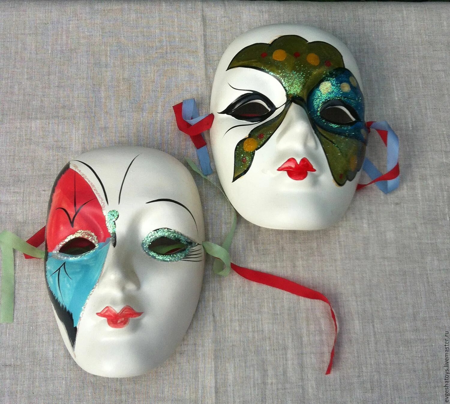 Маски из гипса. Папье маше маска на лицо. Интерьерные карнавальные маски. Гипсовая фигура маска льва. Гипс лев маска льва питерского.