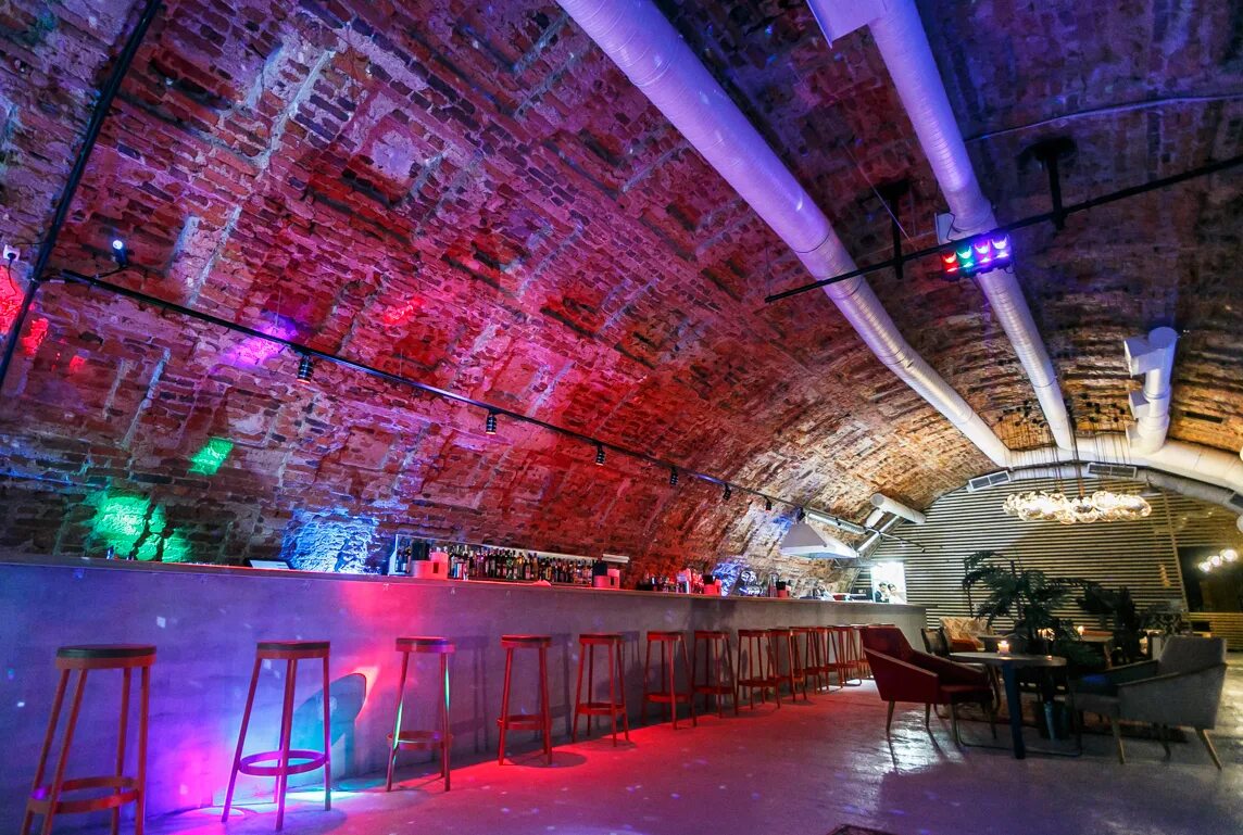 Парк горького 1950-е москва. Парк жуковка брянская область танцплощадка. Городской парк южно-сахалинск сцена. Танцплощадка нововоронеж ссср. Танцплощадка.