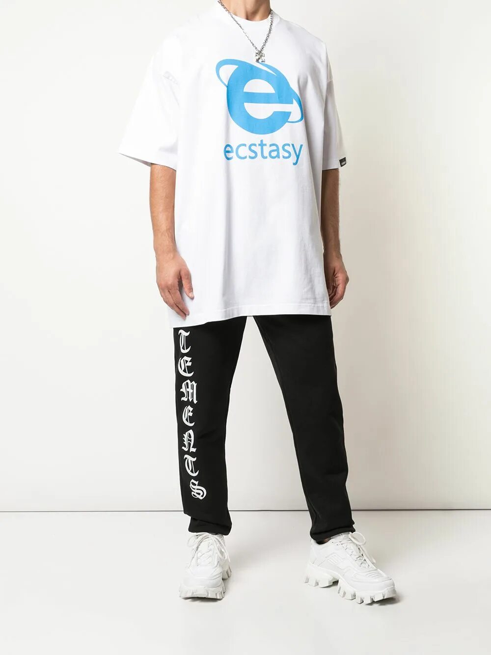 Vetements ecstasy. Футболка vetements Ecstasy. Худи vetements Ecstasy. Футболка vetements черная Ecstasy. Толстовка vetements Ecstasy.