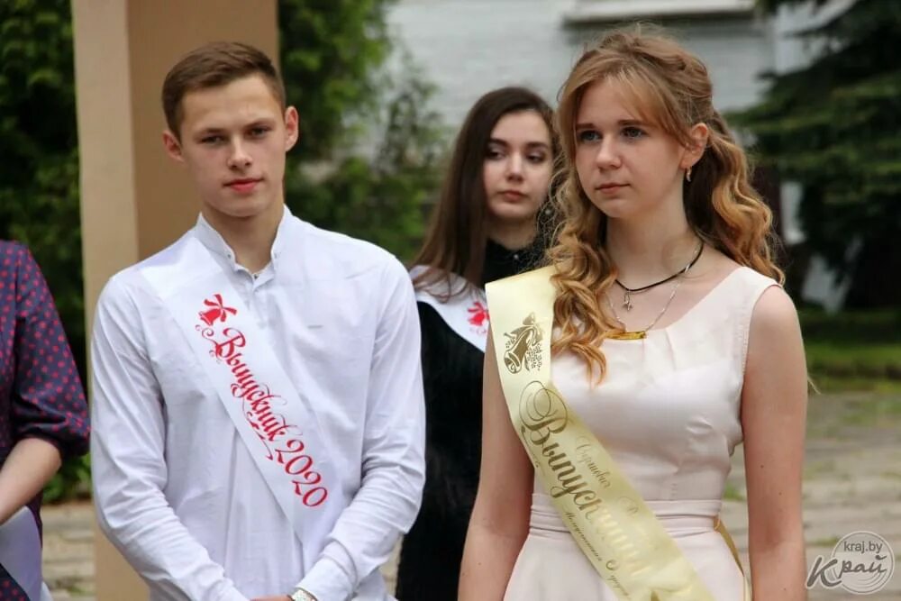 Молодечно сейчас. Линейка у 11 классов красавица. 29 сентября 2016 года школьница молодечно. край бай молодечно свежие новости.