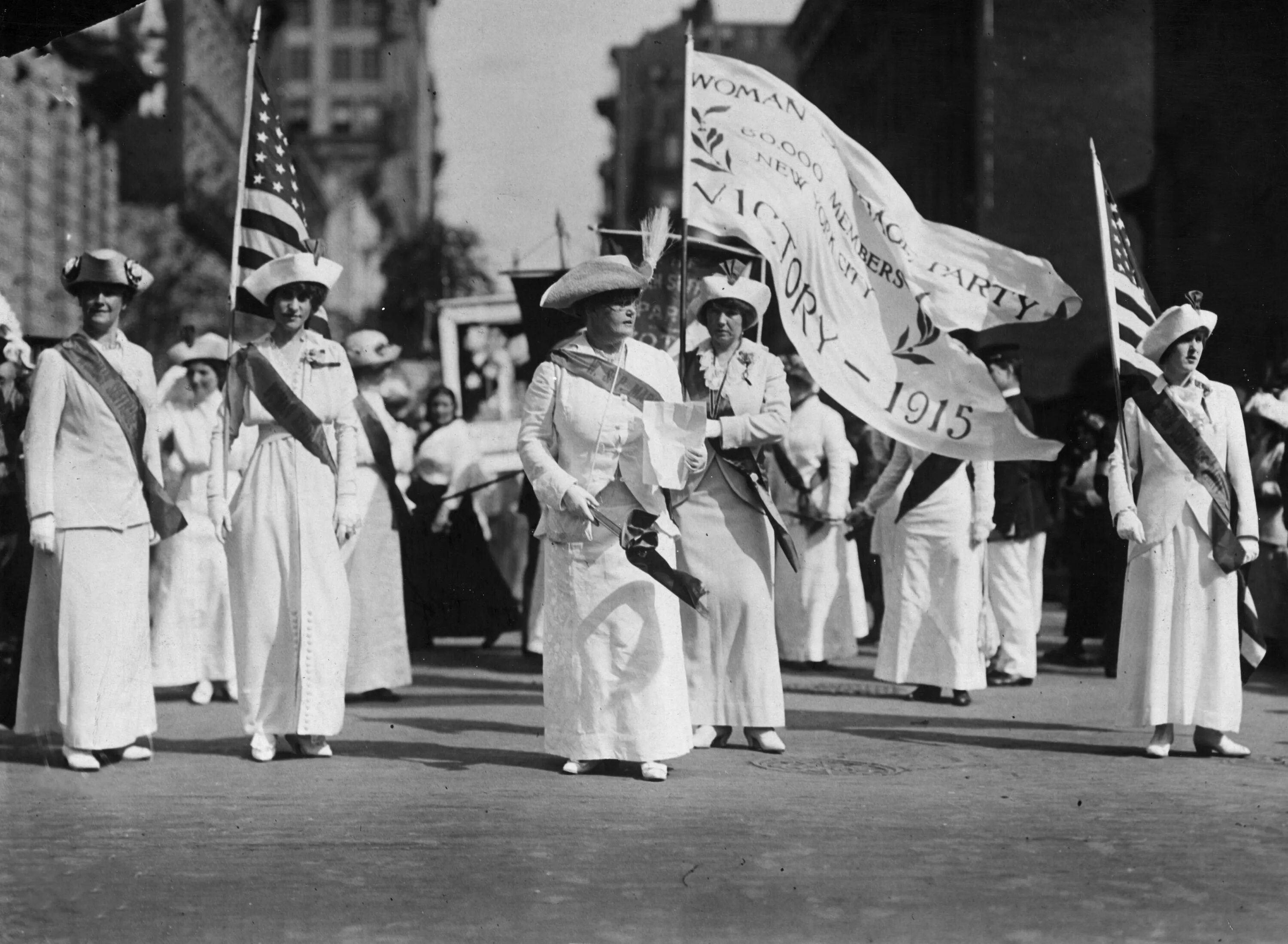 Избирательное право женщин в сша. Суфражистки 19 20 века в Англии. Суфражистки Англия 19 век. Движение суфражисток 19-20 век Англия. Суфражистки 1857.