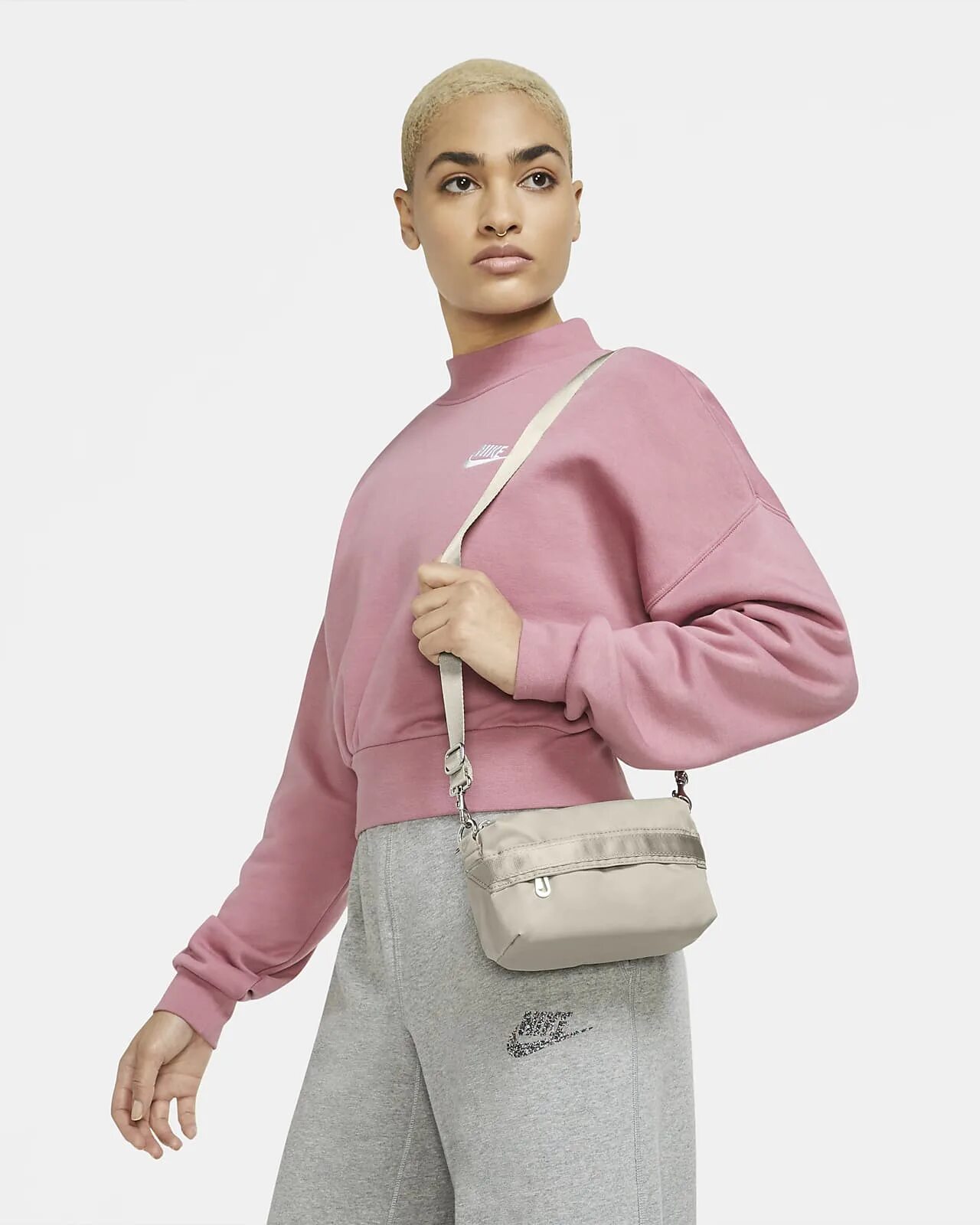 Сумка nike sportswear futura luxe women's tote. Nike air max 90 futura triple white. Nike air max 97 futura. Air max 90 futura. Nike futura.