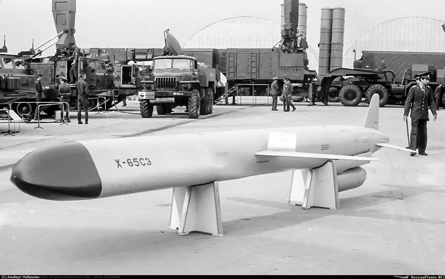 ракета ч 50. ту-22м3 бомболюк. х-50 изделие 715. х-59мк2 крылатая ракета. космическая ракета.