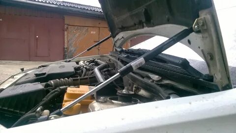 Газовые упоры капота 2110
