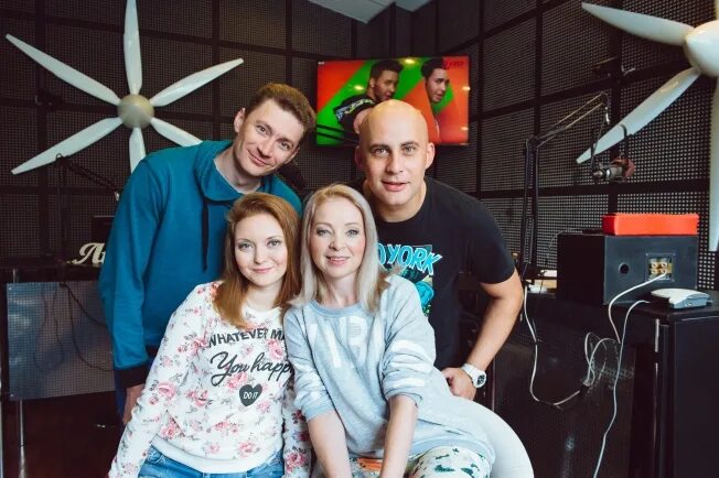 Радио пилот ведущие фото 