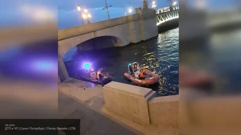 Девушка в петербурге упала