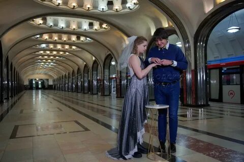 Ночь в метро маяковская