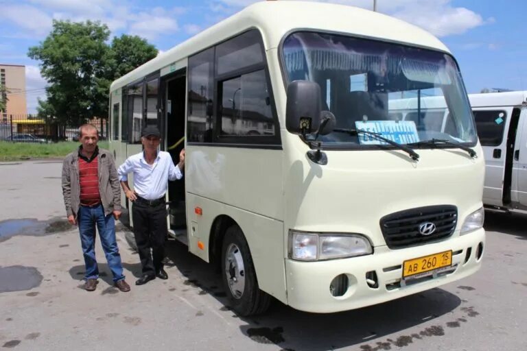 Автобус осетия. Neoplan n1116. Маршрутки владикавказ. Ставрополь владикавказ автобус. Владикавказ воронеж автобус.