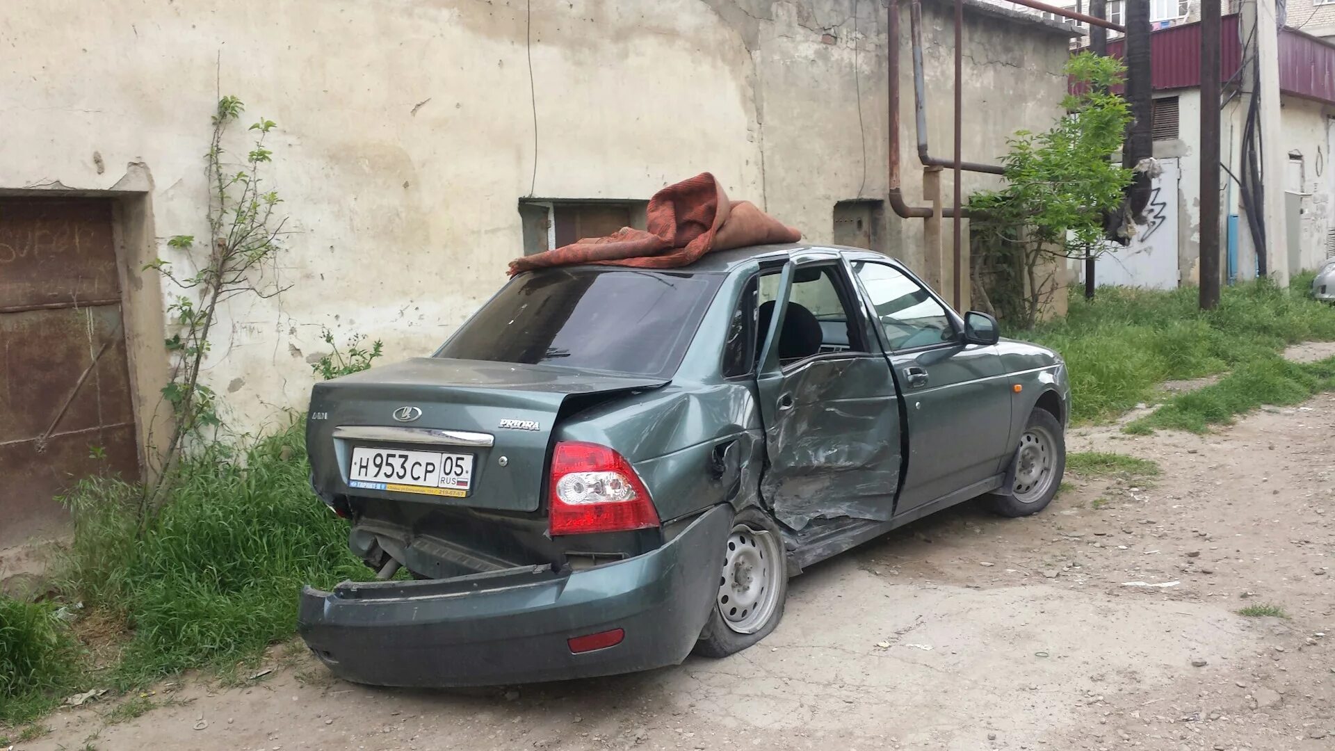 Гнилая Приора хэтчбек. Приора гниет. Сгнившая Приора. Гнилая приора