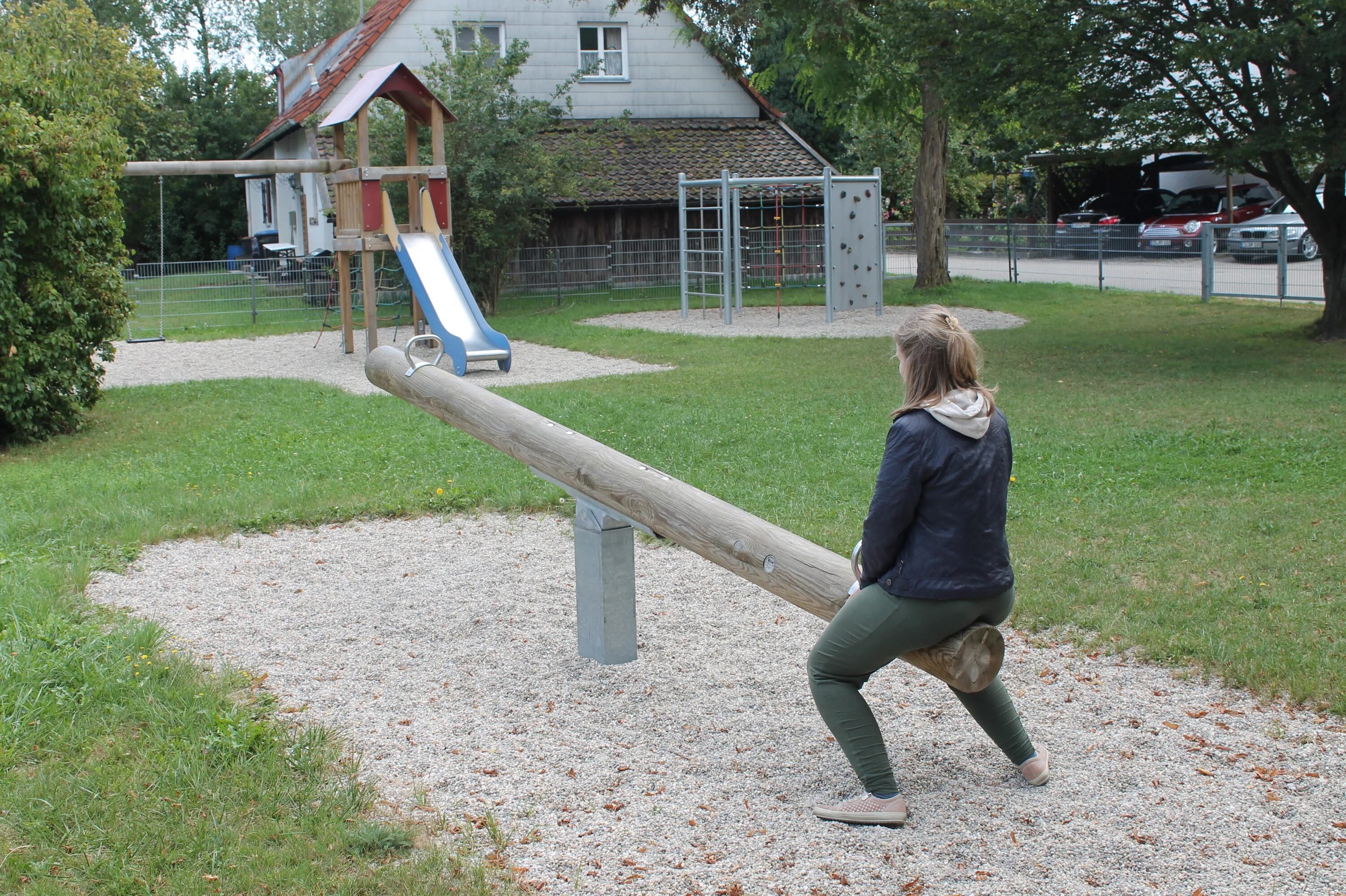 He saw in the park. Дети играющие на площадке Япония. Seesaw Playground. Seesaw фото. Пьют на детской площадке.