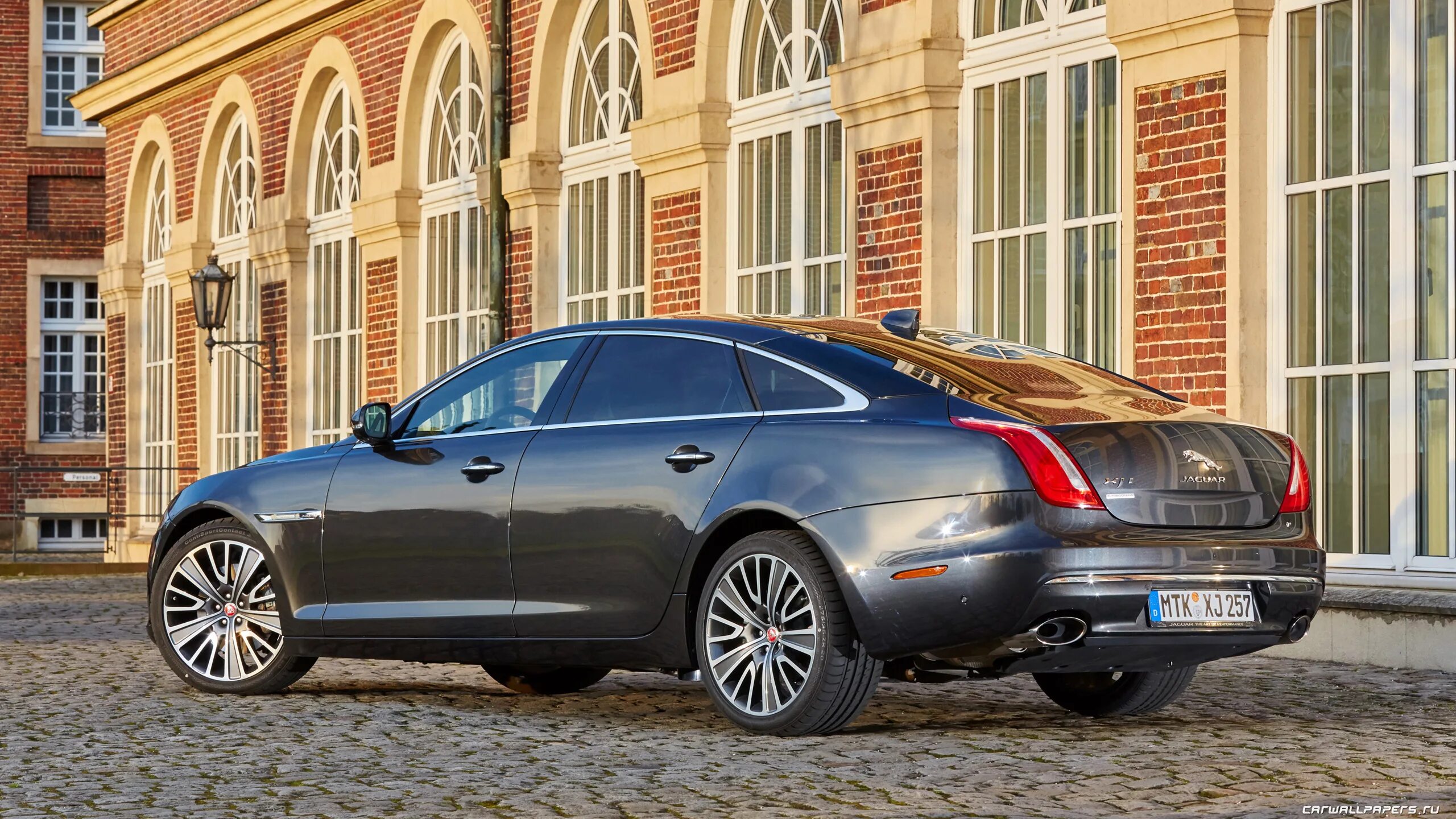 O. A. L v x. ава для банды. ягуар xj 2015.