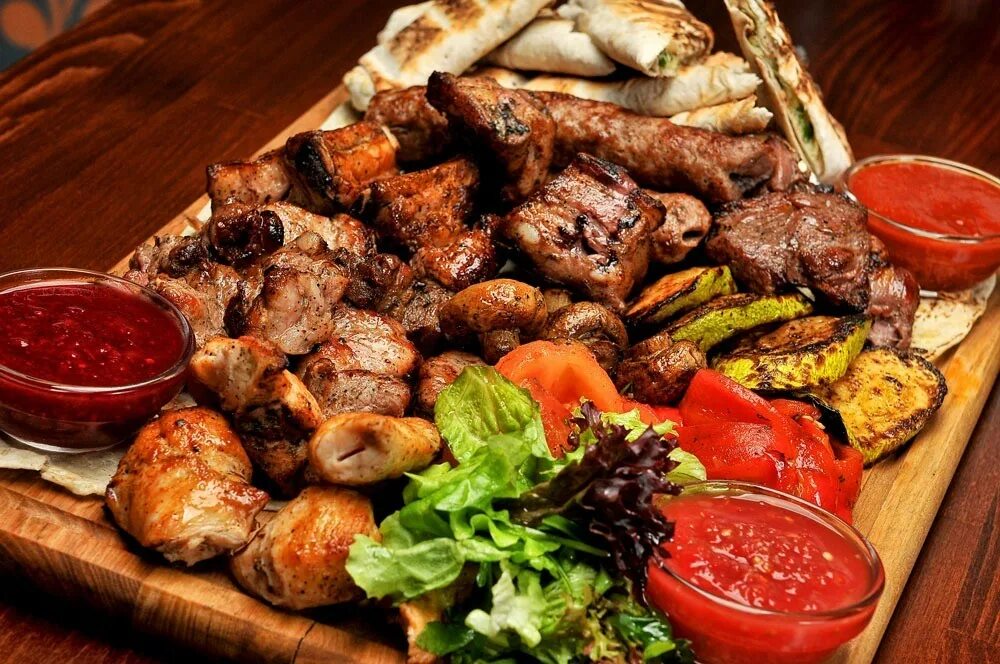 Шашлычная на южной грозный. Дружба шашлычка. Шашлык на шампуре. Джигар кебаб. Шашлык в грозном на северном.