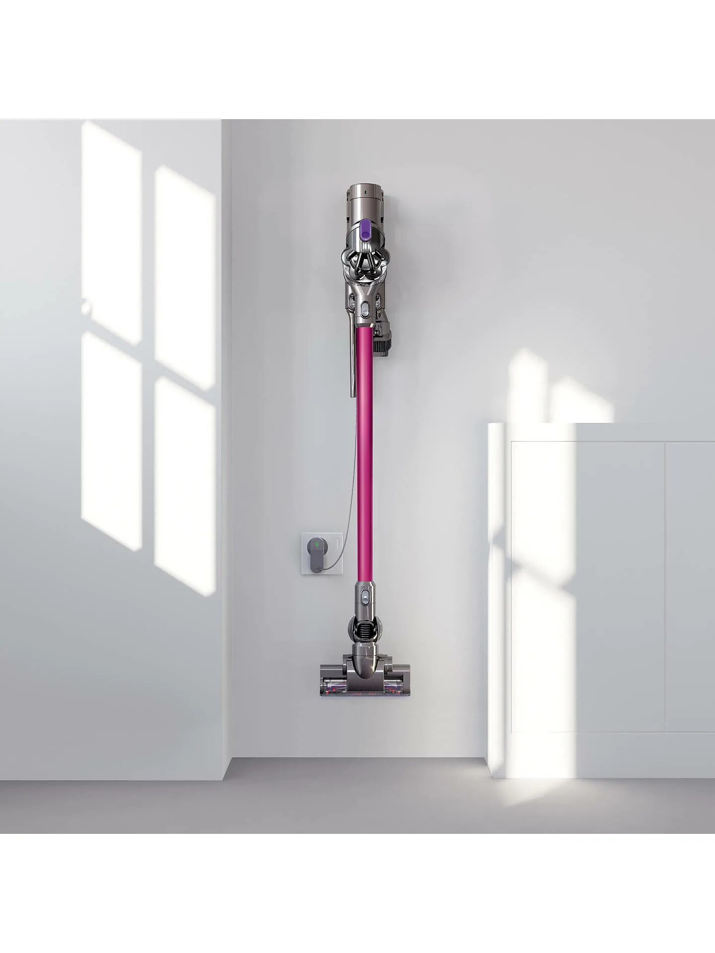 Нежно розовый дайсон. Вертикальный пылесос Dyson dc45. Dyson dc45 animal Pro. Dc45 Dyson Animalpro вертикальный пылесос. Dc45 Dyson Animalpro насадки.