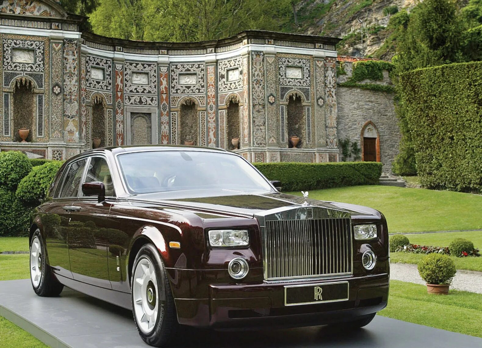 Автомобиль роллс ройс. Роллс Ройс королевы Англии. Роллс Ройс Фантом. Rolls Royce Phantom 2006. Роллс Ройс Фантом 6.