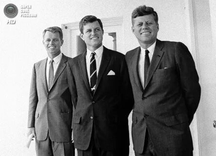 История президента США Джона Кеннеди в фотографиях.