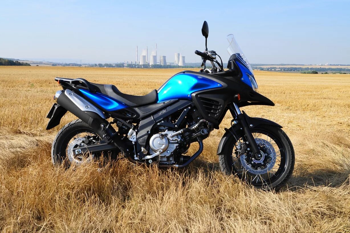 Suzuki dl 650 v-strom 2020. Suzuki dl650 v-strom. Suzuki v-strom 650. Suzuki dl650 v-strom. сузуки стром 650 2021.