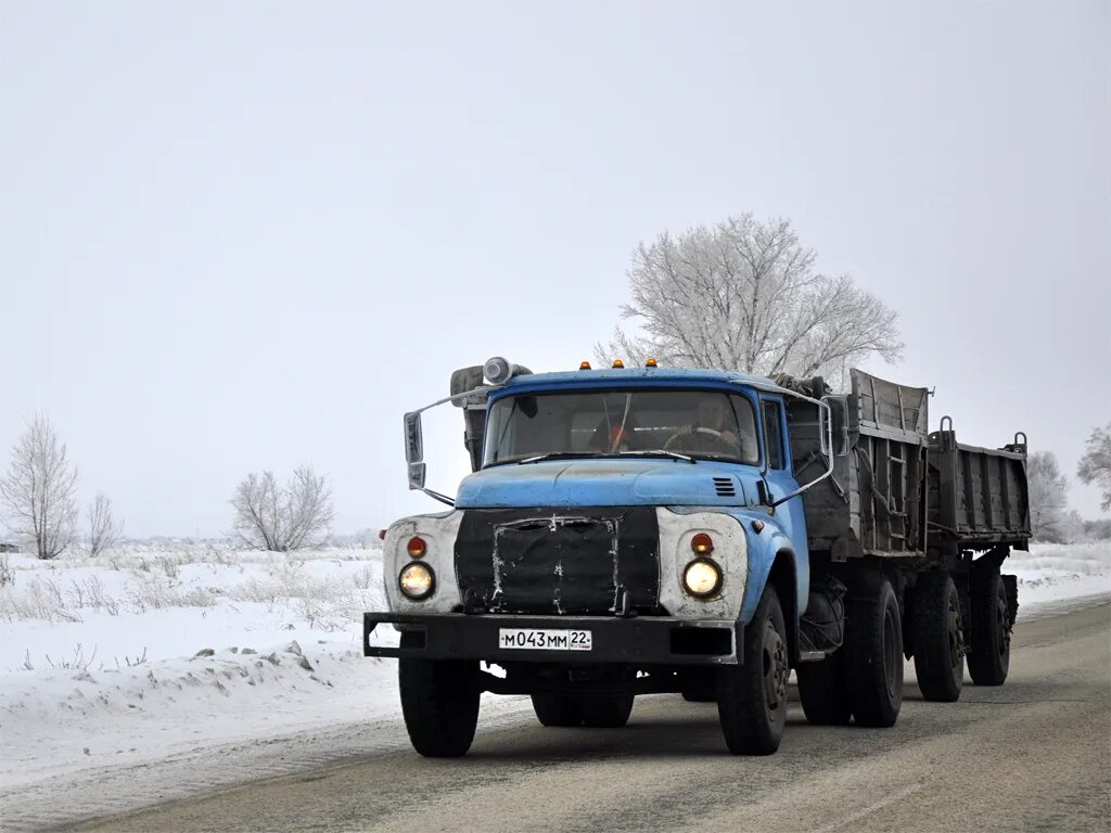 Купить зил в алтайском. Автомобиль ЗИЛ 495710. ЗИЛЫ. На. Алтай. ЗИЛ на трассе.