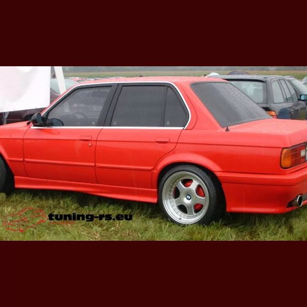 Side 30. BMW e30 sedan.