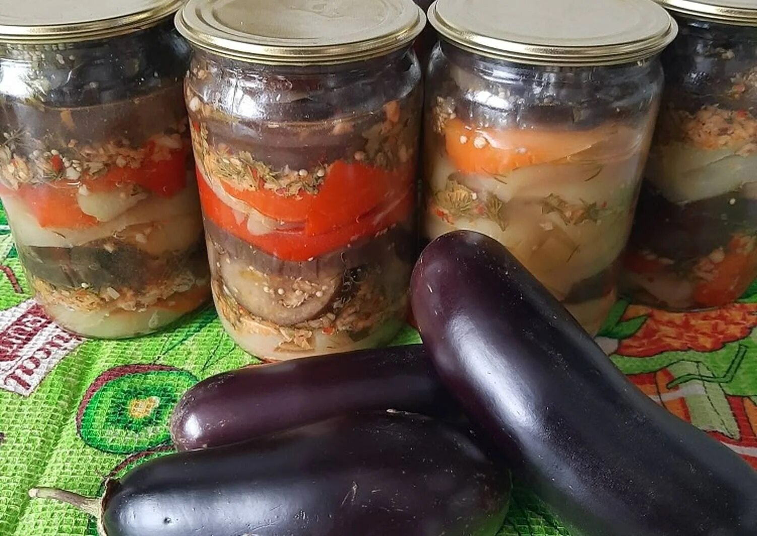 Рецепт вкусных баклажанов на зиму. Баклажаны на зиму без стерилизации. закуска из баклажанов на зиму. салат из баклажанов на зиму. баклажаны на зиму с болгарским перцем.