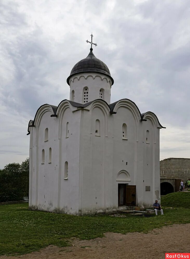 Церковь Святого Георгия в Ладоге. Церкви Ярославля 12 век. Псковский храм 12 век. Брешиа храм 12 века.