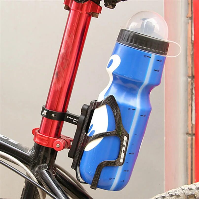 Держатель для бутылки на велосипед. Крепеж для бутылки на велосипед. Бутылочка для велосипеда с креплением. Держатель бутылки для велосипеда на руль. Крепление бутылки на руль велосипеда.