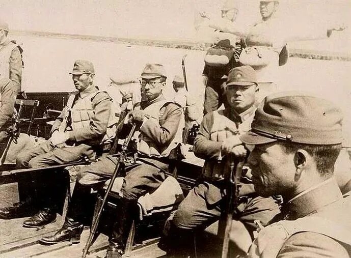 Японский офицер 2 мировой. Японские офицеры 1945 года. Японские офицеры второй мировой войны. Японский офицер 1940.