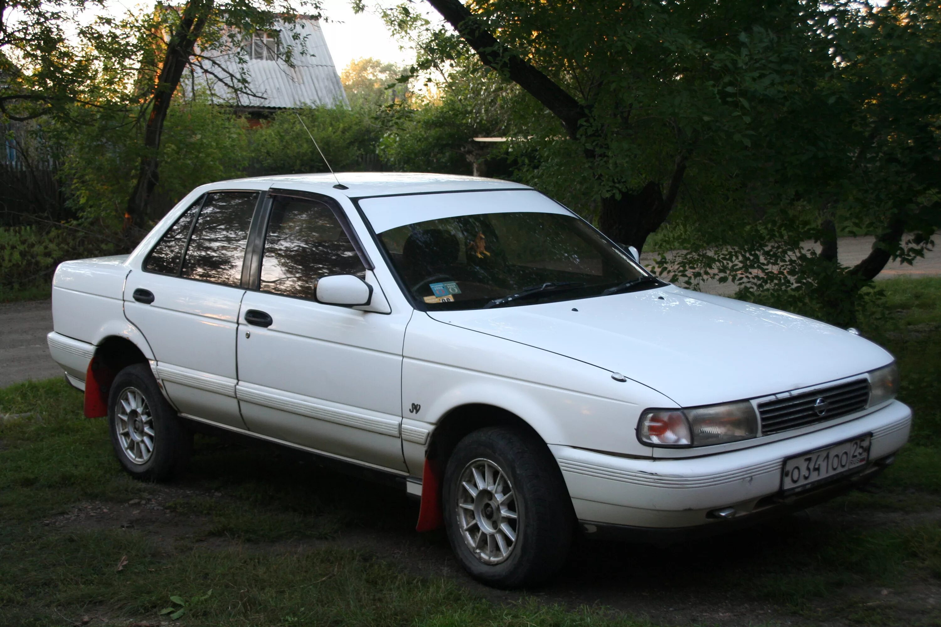 Ниссан санни годы выпуска. Ниссан Санни 93. Ниссан Санни 1991. Nissan Sunny fb13. Ниссан Санни 1.6 1991.