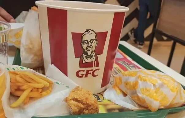 Кроссовки фаины семеновны ялта kfc. КФС Севастополь. Крымский КФС. CFC Крымский КФС. КФС В Крыму.