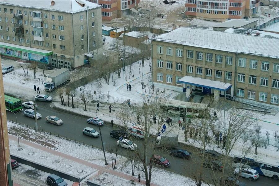 4 комнатная квартира в красноярске. Красноярск 82. Красноярск 82. Школа 31. Караульная улица красноярск.