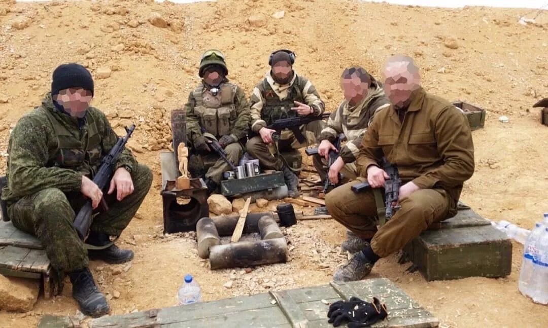 Как воюет чвк. Как воюет чвк. Чвк вагнера в пальмире. Как воюет чвк. Наемники чвк вагнера.