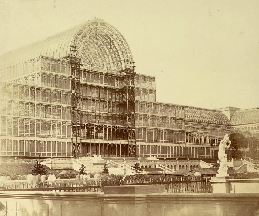 Хрустальный дворец читать. Хрустальный дворец читать. Хрустальный дворец джозеф пакстон. Хрустальный дворец в мадриде обои. Хрустальный дворец презентация.