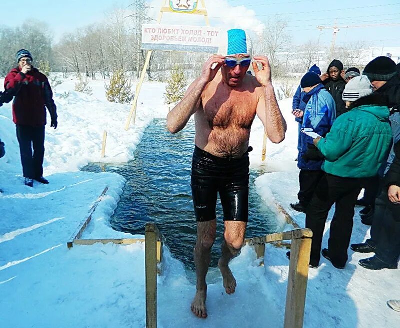 Зимнее плавание. Деревня моржи кировская область. Деревня моржи. Ульяновск соревнование зимнее плавание моржи. Деревня моржи.