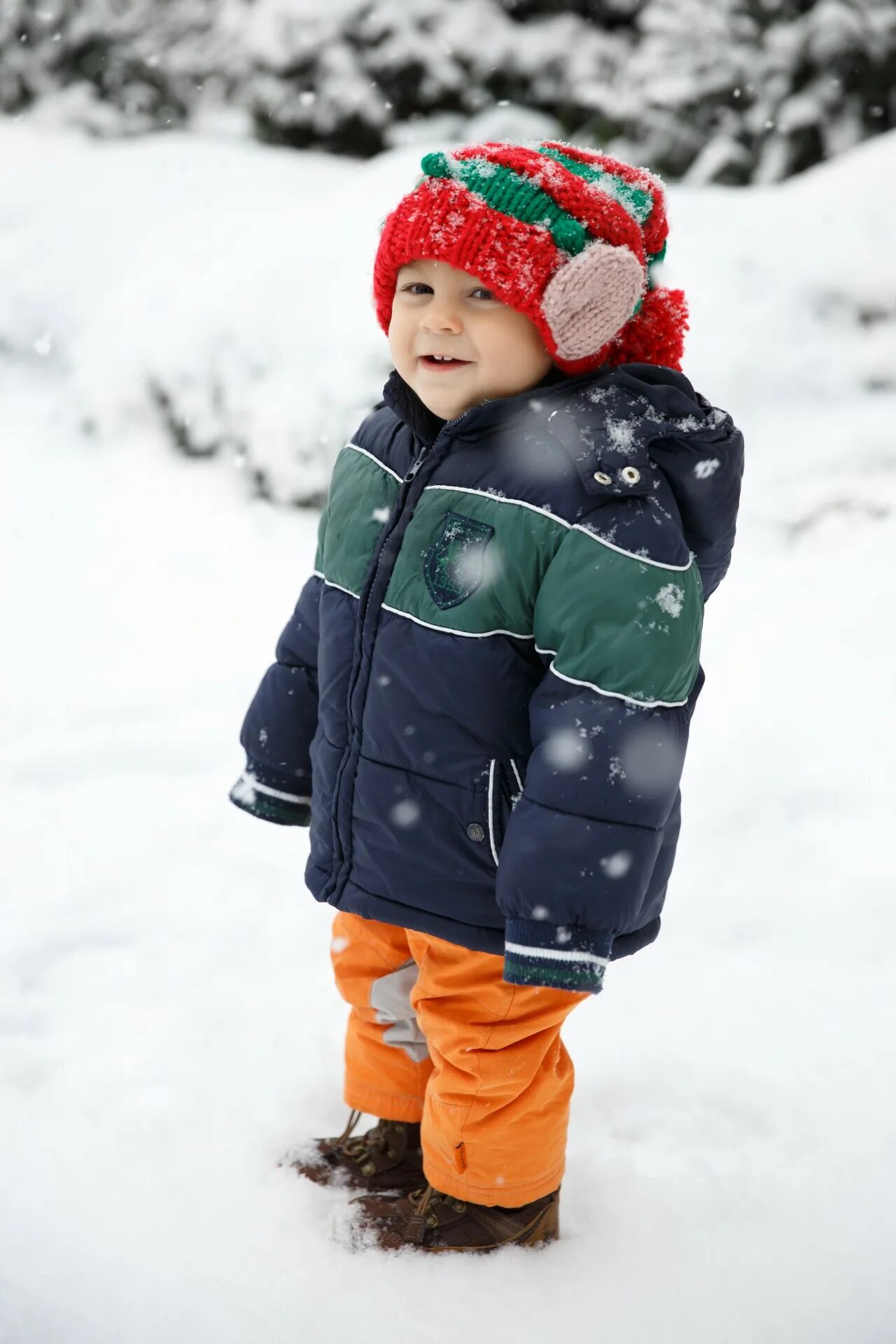 Зимний мальчик 3. Мальчик зимой. Дети в снегу. Маленький мальчик зимой. Зимняя одежда для маленьких мальчиков.